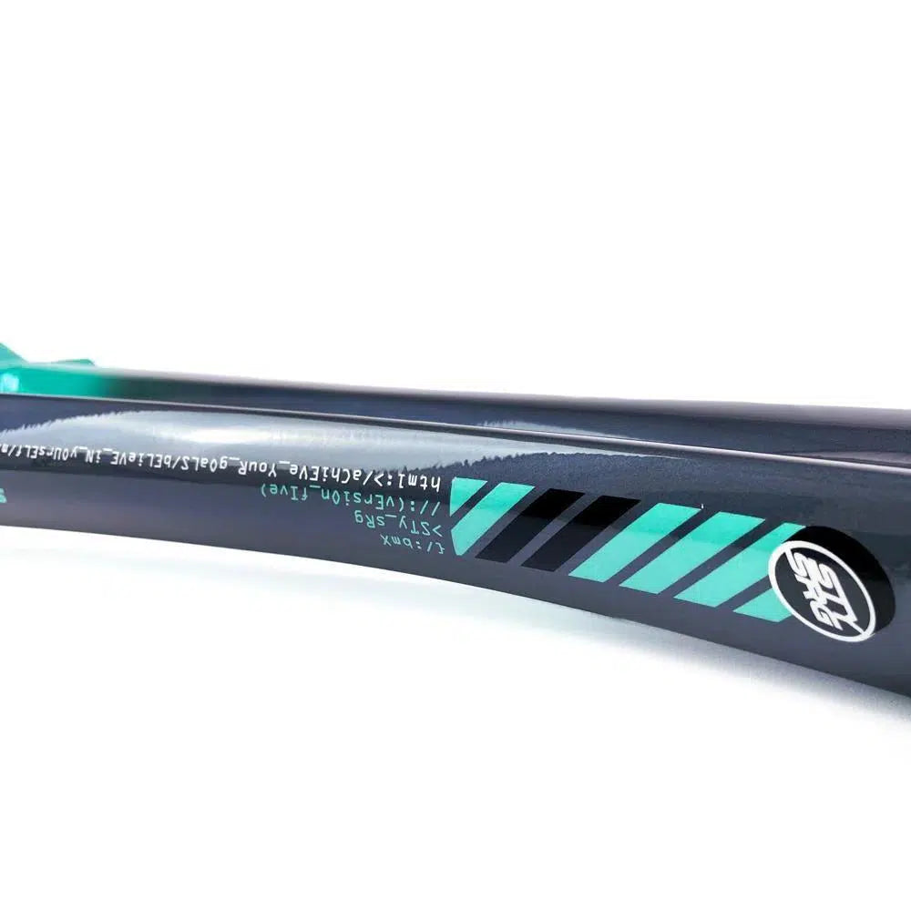 Close-up of a black sports equipment handle with turquoise stripes and text detailing specifications of the Staystrong V5 Disc Pro XL Frame.