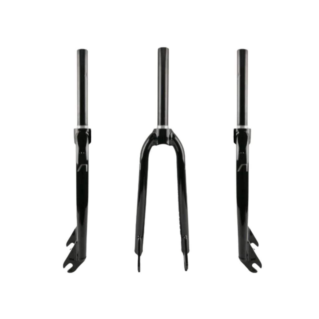 Three Arise Quartz Junior Forks, black with a lightweight design and durable chromoly steerer tube, are displayed against a white background, showcasing both front and side views.